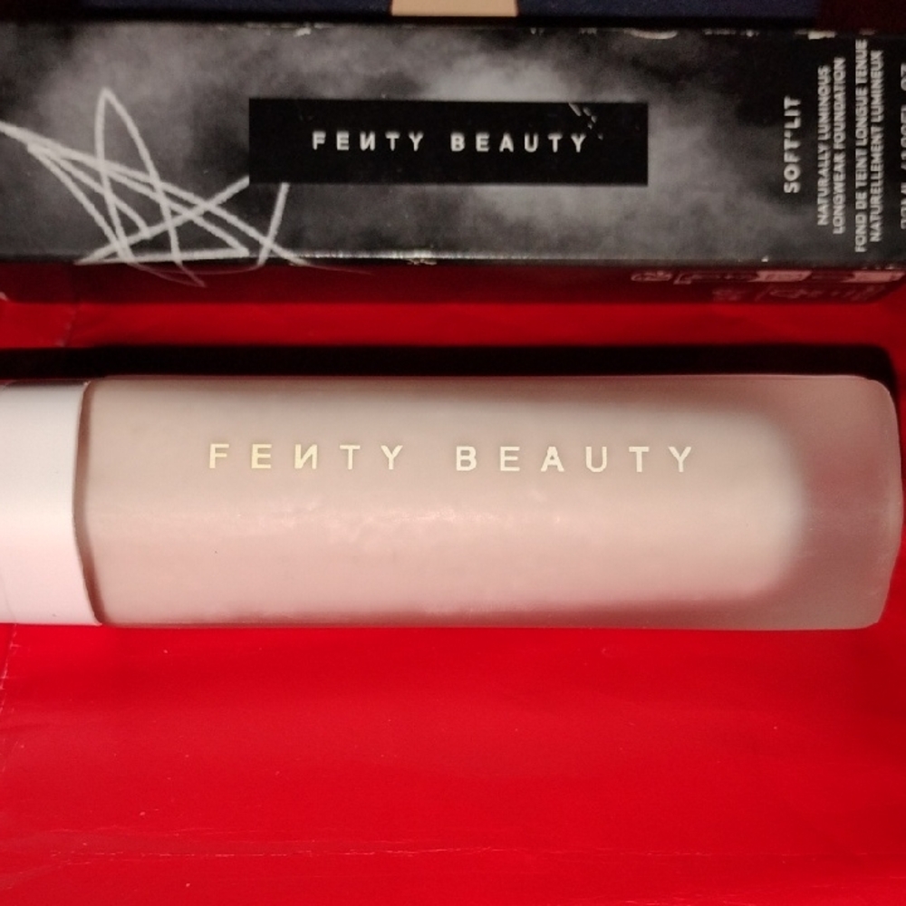 Fenty Beauty Soft Matte Foundation - 100 Very Light